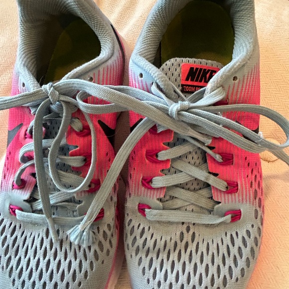 Nike Pink and Blue Running Shoes Size 8 - Picture 6 of 7